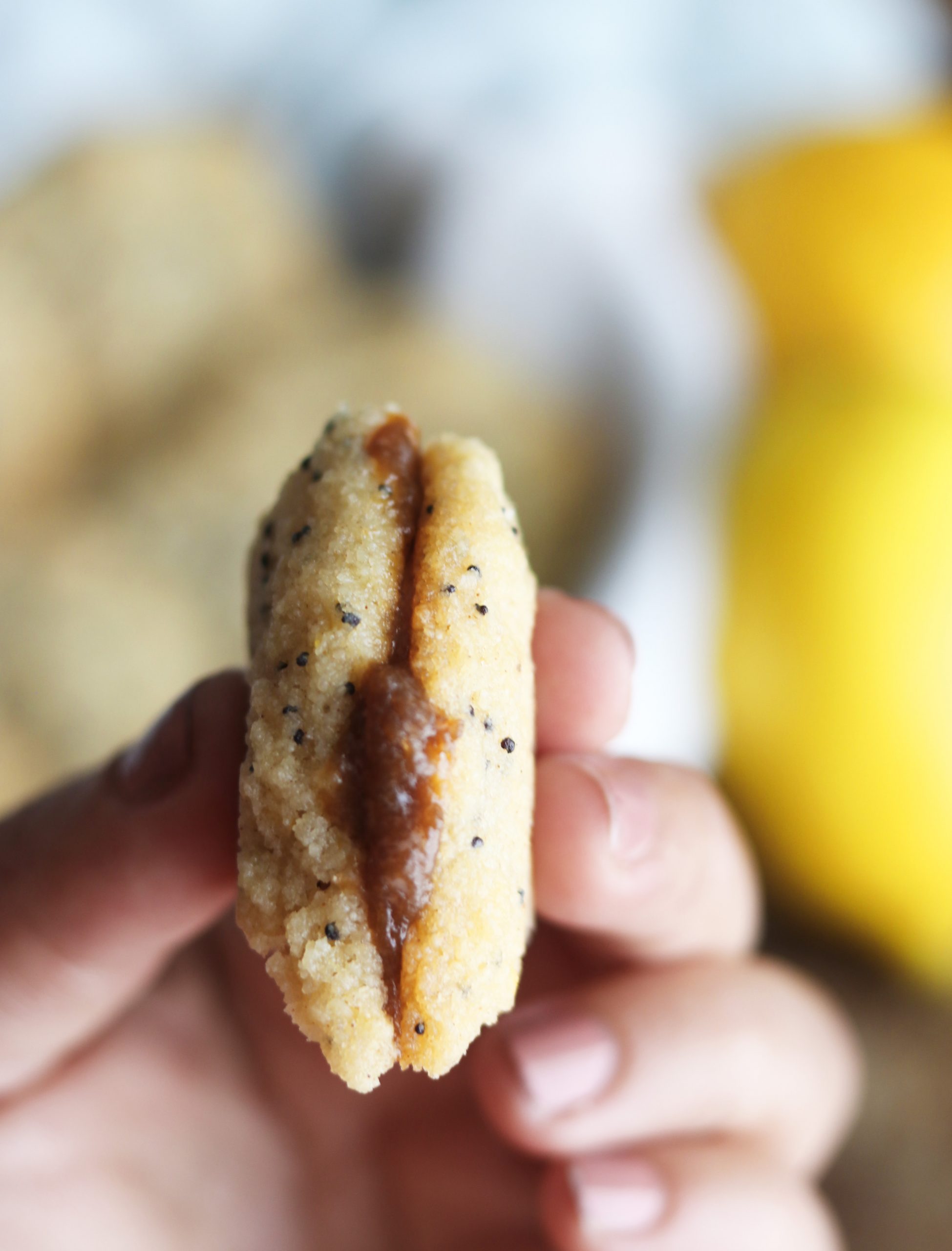 Lemon Caramel Cookie Sandwich