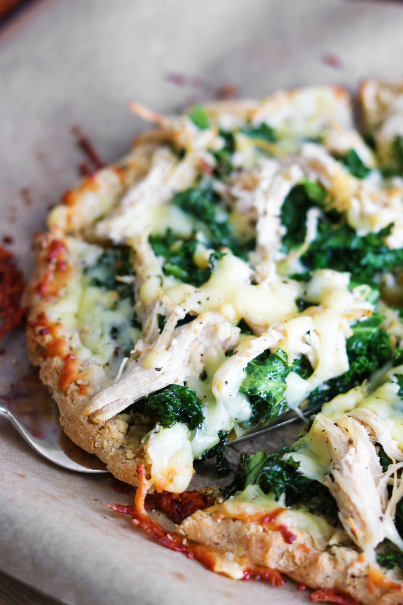 GF Garlic Bread Chicken and Kale Pizza